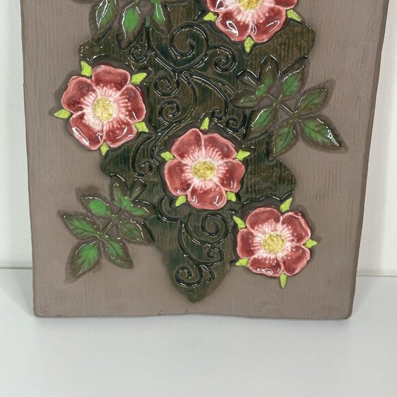 Jie Sweden 864 Ceramic Wall Art With Floral Design & Raised Detailing 12"x8" - Picture 3 of 8